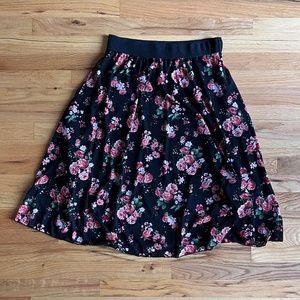 LuLaRoe Jill floral skirt size Medium